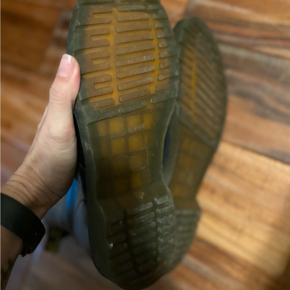 Classic Dr. Martens 1460 Smooth Leather 8-Eye Boots in black - Picture 5 of 5